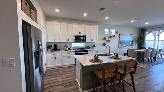North Copper Canyon by Oakwood Homes Co in Surprise - photo 15 15