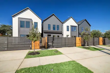 Eleven at Eastwood by Enterra Homes in 415 Edgewood Street, Houston, TX 77011 - photo