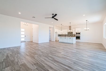 Brenner Pass by Nexstar Homes in Chandler - photo 2 2