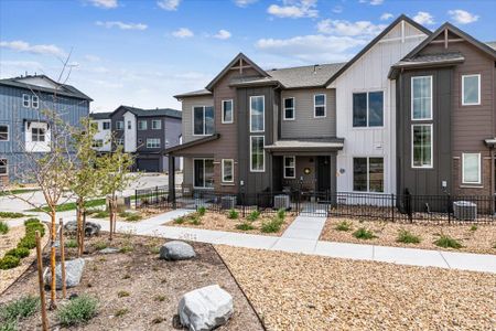 Pacific Collection at The Townes at Skyline Ridge by Century Communities in Castle Pines - photo 39 39