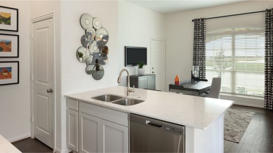 Devine Lake: Highlands 3-Car Collection by Lennar in Leander - photo 28 28
