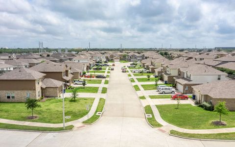 Pearlbrook by CastleRock Communities in Texas City - photo 0