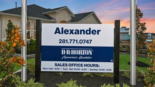 Alexander by D.R. Horton in Pearland - photo 64