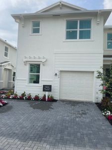 Heathwood Reserve: Townhomes by Lennar in Lake Worth - photo 7 7