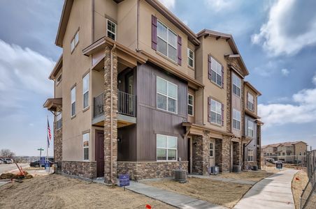 Verona Townhomes by Century Communities in Highlands Ranch - photo 1 1