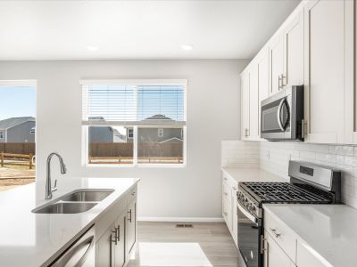 Ridgeline Vista: The Canyon Collection by Meritage Homes in Brighton - photo 61 61