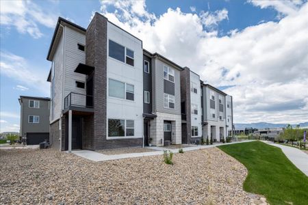 Attainable Townhomes at Grand Vue at Interlocken by Century Communities in Broomfield - photo 1 1