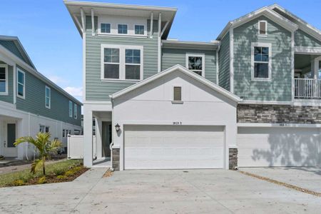 Central Living - Urban City Home by David Weekley Homes in Tampa - photo 2 2