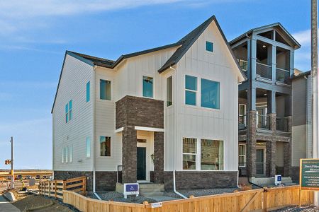 Baseline 33' - The Peaks Collection by David Weekley Homes in Broomfield - photo 0