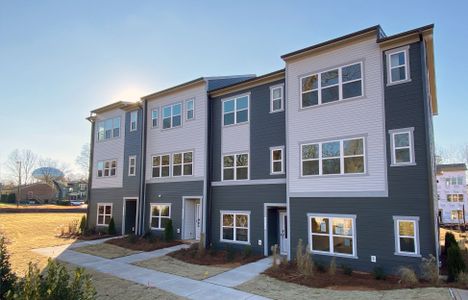Context at Oakhurst by Tri Pointe Homes in Charlotte - photo 3 3