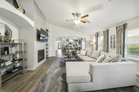 Rodeo Palms by Saratoga Homes in Manvel - photo 24