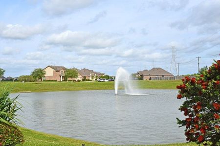 Kendall Lakes by Smith Douglas Homes in Alvin - photo 4 4