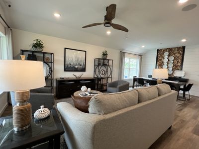 Sun Chase by Brightland Homes in Del Valle - photo 33 33