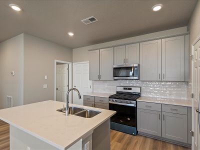 Vive on Via Varra: The Meadow Collection by Meritage Homes in Broomfield - photo 9