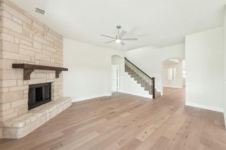 New construction Single-Family house 312 Sparkling Springs Drive, Waxahachie, TX 75165 - photo 16 16