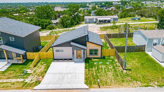 New construction Single-Family house 2316 Meteor Trail, Granbury, TX 76048 - photo 2 2
