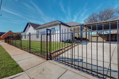 New construction Single-Family house 3541 E Rosedale Street, Fort Worth, TX 76105 - photo 5 5