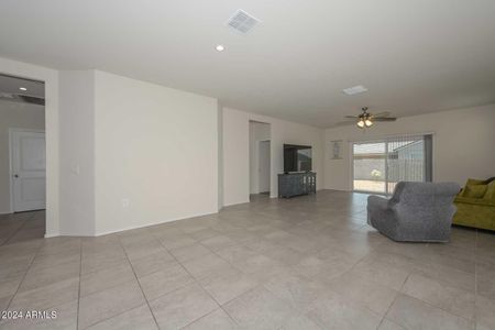 New construction Single-Family house 24381 W Raymond St Street, Buckeye, AZ 85326 - photo 4 4
