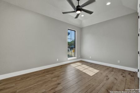 New construction Single-Family house 1180 Winding Creek Trl, Spring Branch, TX 78070 - photo 37 37