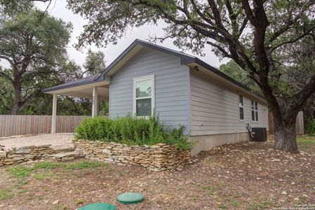 New construction Single-Family house 165 Water Oak Ln, Canyon Lake, TX 78133 - photo 23 23