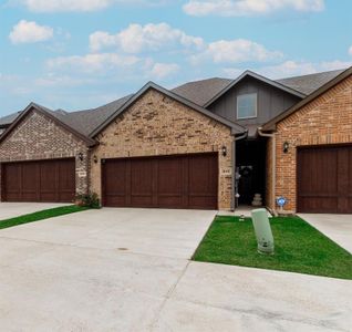 New construction Townhouse house 841 Eaglescliffe Landing, Wylie, TX 75098 - photo 0
