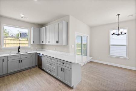 New construction Single-Family house 2600 San Gabriel Drive, Granbury, TX 76048 - photo 11 11