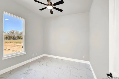 New construction Single-Family house 105 Hondo Ridge, La Vernia, TX 78121 - photo 17 17