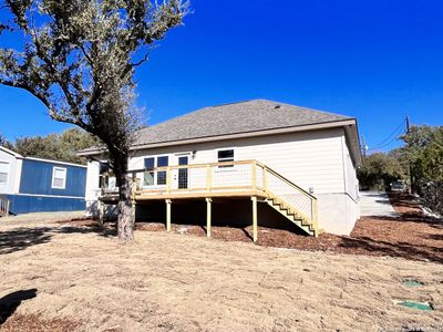 New construction Single-Family house 946 Cypress Dr, Canyon Lake, TX 78133 - photo 19 19