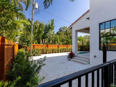 New construction Single-Family house 611 Sunset Rd, West Palm Beach, FL 33401 - photo 38 38