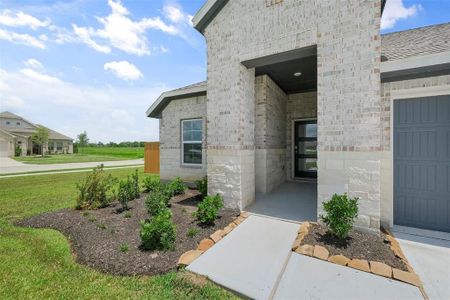 New construction Single-Family house 1822 Homewood Point Lane, Rosharon, TX 77583 The Acadia B with 3-Car Garage- photo 10 10