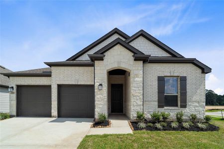 Welcome home to 25502 Mount Switchback Court located in Breckenridge Forest and zoned to Spring ISD!