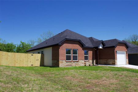 New construction Single-Family house 2012 Church, Greenville, TX 75401 - photo 3 3