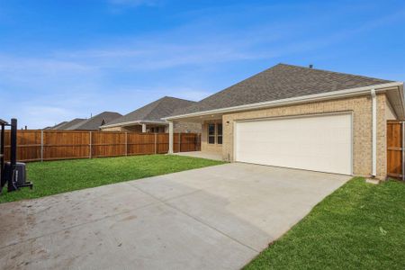 New construction Single-Family house 2205 Glacier Drive, Waxahachie, TX 75165 - photo 30 30