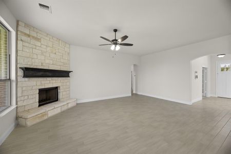 New construction Single-Family house 3216 Signal Hill Drive, Burleson, TX 76028 Concept 2267- photo 16 16