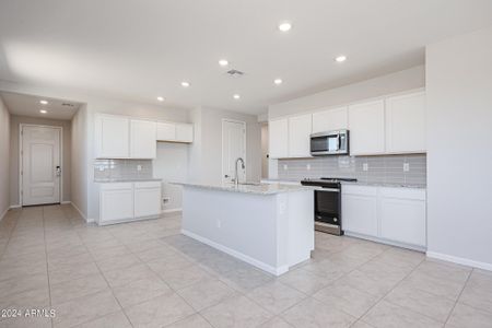 New construction Single-Family house 24587 W Hilton Avenue, Buckeye, AZ 85326 Plan 3- photo 8 8
