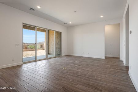 New construction Single-Family house 4409 W Deer Hollow Lane, Phoenix, AZ 85087 - photo 18 18
