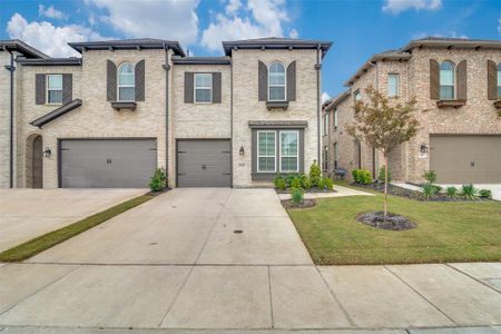 New construction Townhouse house 1145 Queensdown Way, Forney, TX 75126 - photo 0 0