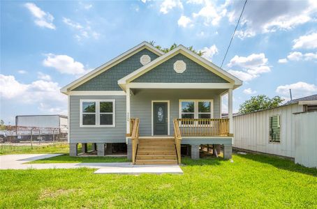 New construction Single-Family house 3304 Brill Street, Houston, TX 77026 - photo 0