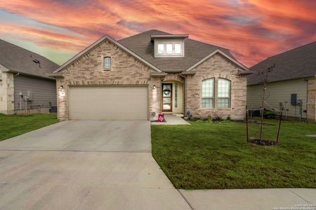 New construction Single-Family house 915 Blue Violet, New Braunfels, TX 78130 - photo 2 2