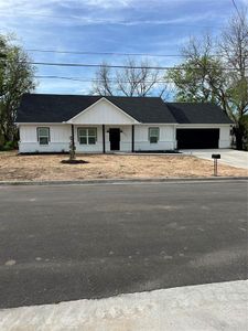 New construction Single-Family house 808 Jameson Street, Weatherford, TX 76086 - photo 1 1