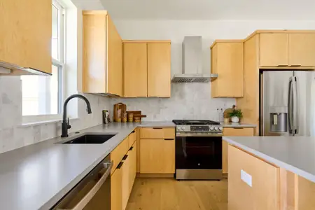 Modern and Sleek Kitchen