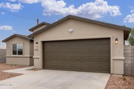 New construction Single-Family house 1233 S 16Th Avenue, Phoenix, AZ 85007 - photo 1 1
