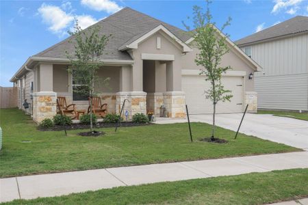 New construction Single-Family house 204 Golden Plains Pkwy, Hutto, TX 78634 - photo 1 1