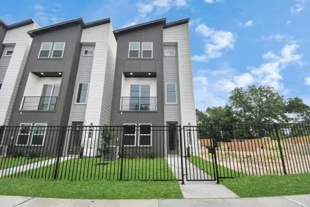 New construction Single-Family house 4802 Elysian Street, Unit C, Houston, TX 77009 - photo 0