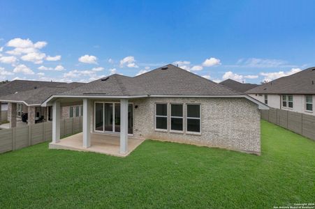 New construction Single-Family house 459 Orchard Way, New Braunfels, TX 78132 Hamilton- photo 26 26