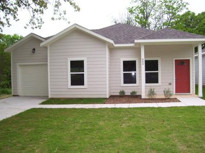 New construction Single-Family house 900 W Florence Street, Denison, TX 75020 - photo 0 0
