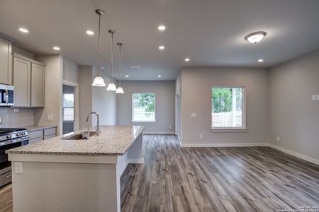New construction Single-Family house 1021 Willowbrook, New Braunfels, TX 78130 The Creek View- photo 5 5