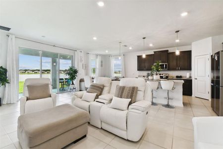 New construction Single-Family house 1409 Tropical Oasis Avenue, Plant City, FL 33565 - photo 10 10