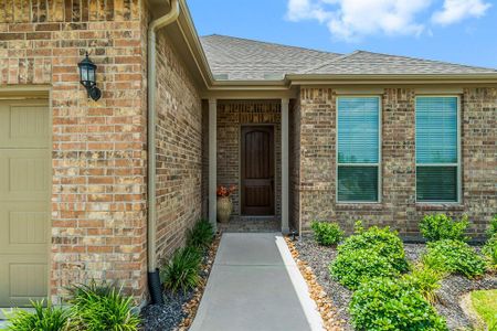 New construction Single-Family house 221 Connemara Drive, Spring, TX 77382 - photo 2 2