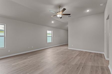 New construction Single-Family house 7230 Viridian View, San Antonio, TX 78253 - photo 8 8